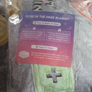 Glow in the Dark Gaming Blanket - Gray and Green